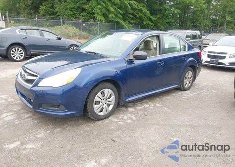2010 Subaru Legacy 2.5I z USA, uszkodzony, nr VIN 4S3BMAA68A1218754